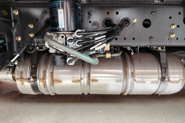 һ����� J6L ����� 240���� 4X2 9.7����ʽ�ػ���ͼƬ