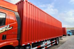 一汽解放 J6L 经典版 240马力 4X2 9.7米厢式载货车