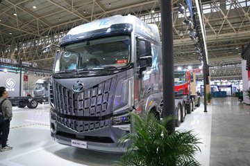 LNG 640马力 6X4 法士特12档 AMT自动档 牵引车