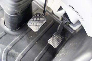 ������������HK 15.5L LNG 640���� 6X4 ��ʿ��12�� AMT�Զ��� ǣ����ͼƬ