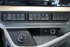 东风柳汽乘龙HK 15.5L LNG 640马力 6X4 法士特12档 AMT自动档 牵引车