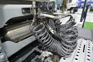 ������������HK 15.5L LNG 640���� 6X4 ��ʿ��12�� AMT�Զ��� ǣ����ͼƬ