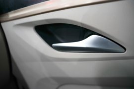 翼威5&nbsp;电动牵引车驾驶室图片