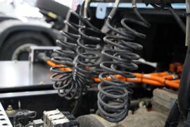 翼威5&nbsp;电动牵引车底盘图片