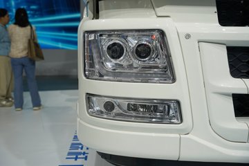 ���������콢KX ��ҫ�� 15.5L LNG 630���� 6X4 ��ʿ��16�� AMT�Զ��� ǣ����ͼƬ