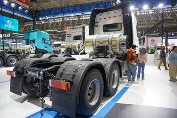 ���������콢KX ��ҫ�� 15.5L LNG 630���� 6X4 ��ʿ��16�� AMT�Զ��� ǣ����ͼƬ