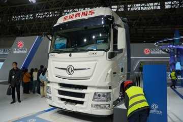 ���������콢KX ��ҫ�� 15.5L LNG 630���� 6X4 ��ʿ��16�� AMT�Զ��� ǣ����ͼƬ