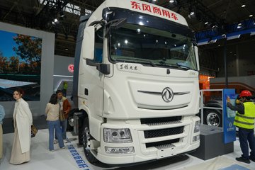 东风天龙旗舰KX 嵘耀版 15.5L LNG 630马力 6X4 法士特16档 AMT自动档 牵引车