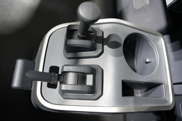 ���������콢KX ��ҫ�� 15.5L LNG 630���� 6X4 ��ʿ��16�� AMT�Զ��� ǣ����ͼƬ