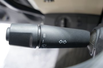 ���������콢KX ��ҫ�� 15.5L LNG 630���� 6X4 ��ʿ��16�� AMT�Զ��� ǣ����ͼƬ