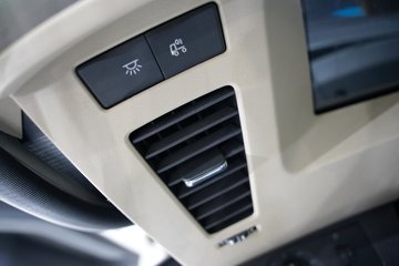 ���������콢KX ��ҫ�� 15.5L LNG 630���� 6X4 ��ʿ��16�� AMT�Զ��� ǣ����ͼƬ