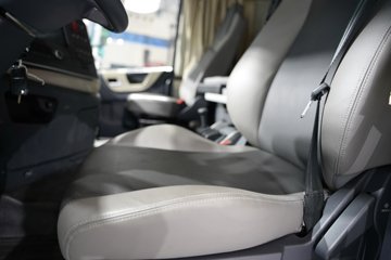 ���������콢KX ��ҫ�� 15.5L LNG 630���� 6X4 ��ʿ��16�� AMT�Զ��� ǣ����ͼƬ