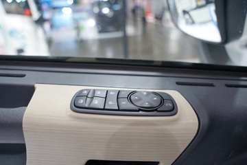 ���������콢KX ��ҫ�� 15.5L LNG 630���� 6X4 ��ʿ��16�� AMT�Զ��� ǣ����ͼƬ