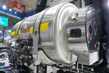 ���������콢KX ��ҫ�� 15.5L LNG 630���� 6X4 ��ʿ��16�� AMT�Զ��� ǣ����ͼƬ