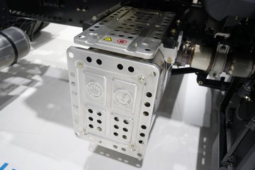 ���������콢KX ��ҫ�� 15.5L LNG 630���� 6X4 ��ʿ��16�� AMT�Զ��� ǣ����ͼƬ