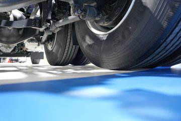 ���������콢KX ��ҫ�� 15.5L LNG 630���� 6X4 ��ʿ��16�� AMT�Զ��� ǣ����ͼƬ