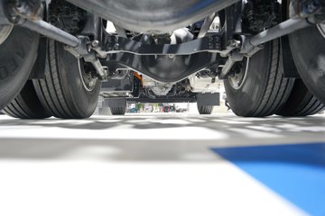 ���������콢KX ��ҫ�� 15.5L LNG 630���� 6X4 ��ʿ��16�� AMT�Զ��� ǣ����ͼƬ