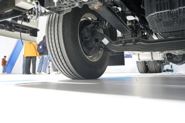 ���������콢KX ��ҫ�� 15.5L LNG 630���� 6X4 ��ʿ��16�� AMT�Զ��� ǣ����ͼƬ