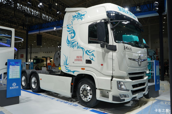 东风商用车天龙旗舰GX630马力 12档 6X4 牵引车