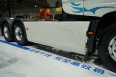 东风天龙旗舰GX 14.5L LNG 630马力 6X4 伊顿12档 AMT自动档牵引车 东风天龙旗舰GX 14.5L LNG 630马力 6X4 伊顿12档 AMT自动档牵引车