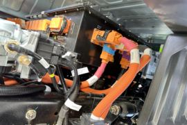 惊蛰&nbsp;电动牵引车底盘图片