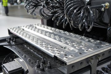 ��������KL 6X4 ���䴿�綯ǣ���� ������352kWhͼƬ