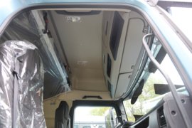 德龙H6000E&nbsp;电动牵引车驾驶室图片