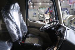 东风柳汽乘龙翼威5 6X4 纯电动牵引车 宁德时代400.61kWh