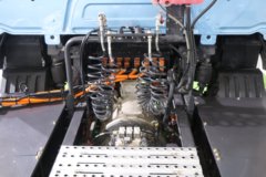 东风柳汽乘龙翼威5 6X4 纯电动牵引车 宁德时代400.61kWh