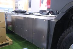 东风柳汽乘龙翼威5 6X4 纯电动牵引车 宁德时代400.61kWh