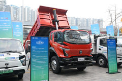 飞碟 金牛WX7 220马力 4X2 5.8米自卸车