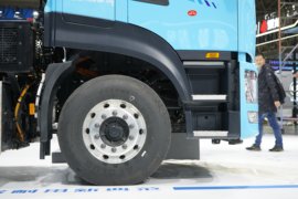 东风天龙KL&nbsp;电动牵引车外观图片