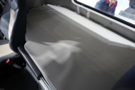 东风天龙KL&nbsp;电动牵引车驾驶室图片