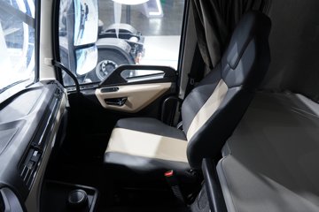 ��������KL 6X4 ���綯ǣ���� ����ʱ��600kWhͼƬ