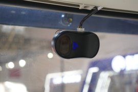 东风天龙KL&nbsp;电动牵引车驾驶室图片