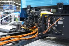 东风天龙KL 6X4 纯电动牵引车 宁德时代600kWh