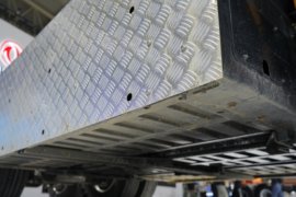 东风天龙KL&nbsp;电动牵引车底盘图片