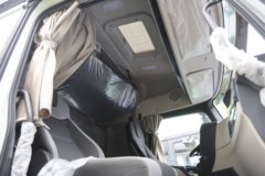 陕汽德龙M5000E 轻量化版 4X2 9.55米纯电动厢式载货车 宁德时代262.75kWh