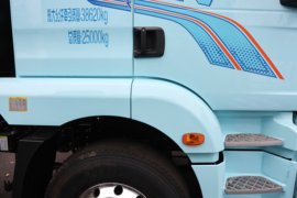 德龙新M3000&nbsp;电动牵引车外观图片