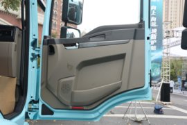 德龙新M3000&nbsp;电动牵引车驾驶室图片