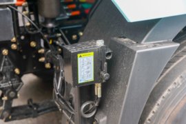 德龙新M3000&nbsp;电动牵引车底盘图片