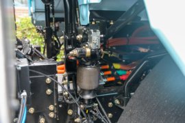 德龙新M3000&nbsp;电动牵引车底盘图片