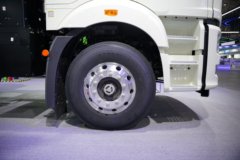 一汽解放J6L 6X4 纯电动牵引车 宁德时代400kWh