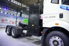 一汽解放J6L 6X4 纯电动牵引车 宁德时代400kWh