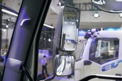 一汽解放J6L 6X4 纯电动牵引车 宁德时代400kWh