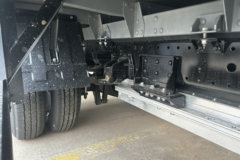 时代领航S1 3.89米排半纯电动栏板小卡 爱易科83.57kWh