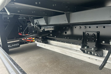 ʱ���캽S1 3.89���Ű봿�綯����С�� ���׿�83.57kWhͼƬ