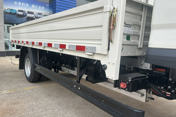 ʱ���캽S1 3.89���Ű봿�綯����С�� ���׿�83.57kWhͼƬ