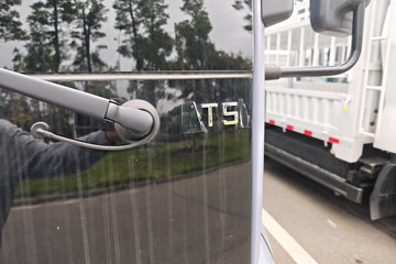 ���ǵ�T5 ��ҵ�� 4.2�׵��Ŵ��綯��դʽ�Ῠ ����100kWhͼƬ