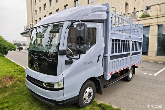 ���ǵ�T5 ��ҵ�� 4.2�׵��Ŵ��綯��դʽ�Ῠ ����100kWh